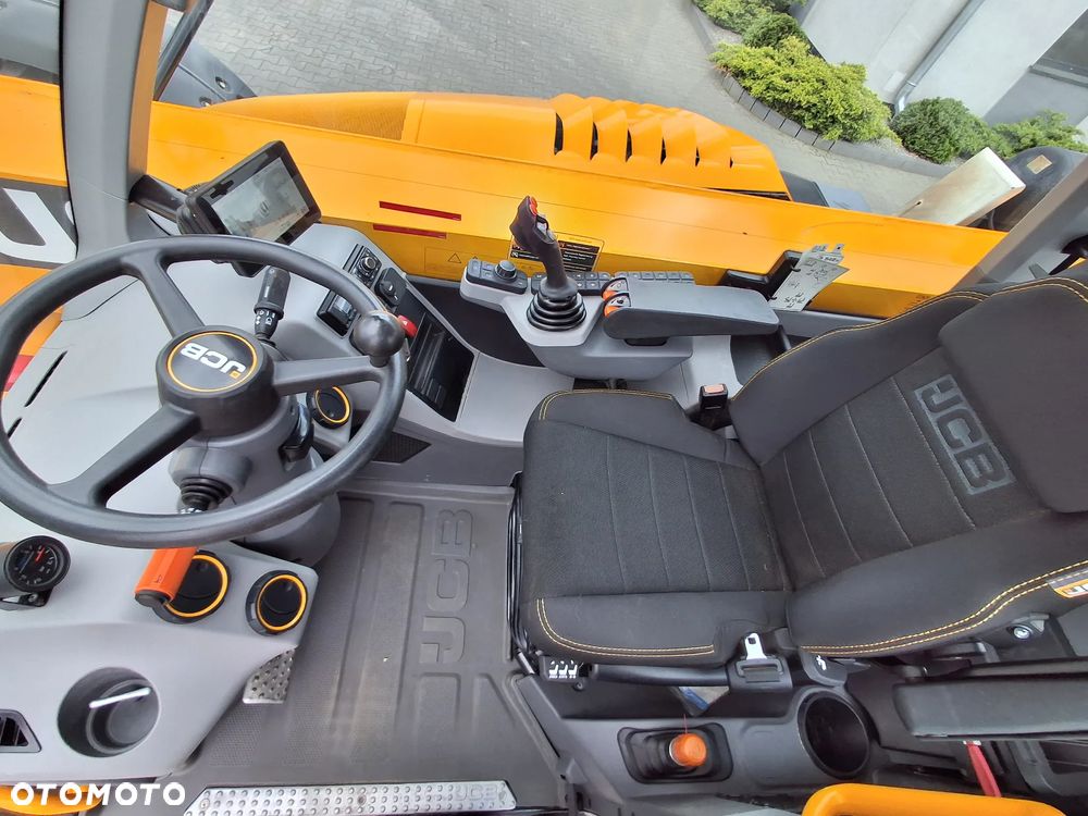 JCB 542 - 70 AGRI SUPER DUALTECH VT - 12