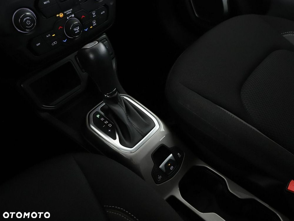 Jeep Renegade 1.5 GSE T4 48V e-Hybrid Automatik Longitude - 30