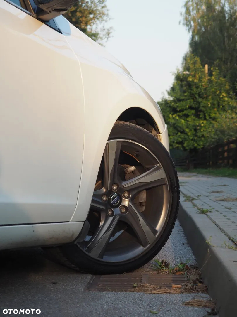 Volvo V60 D3 Geartronic R-Design - 36