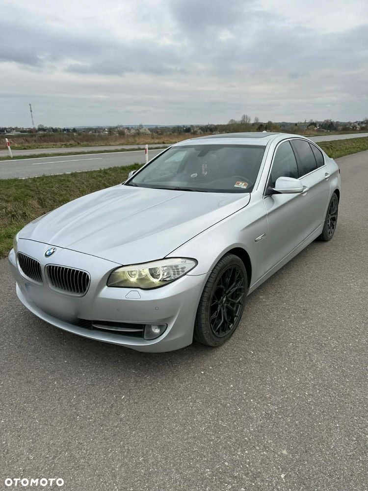 BMW Seria 5 528i xDrive - 3