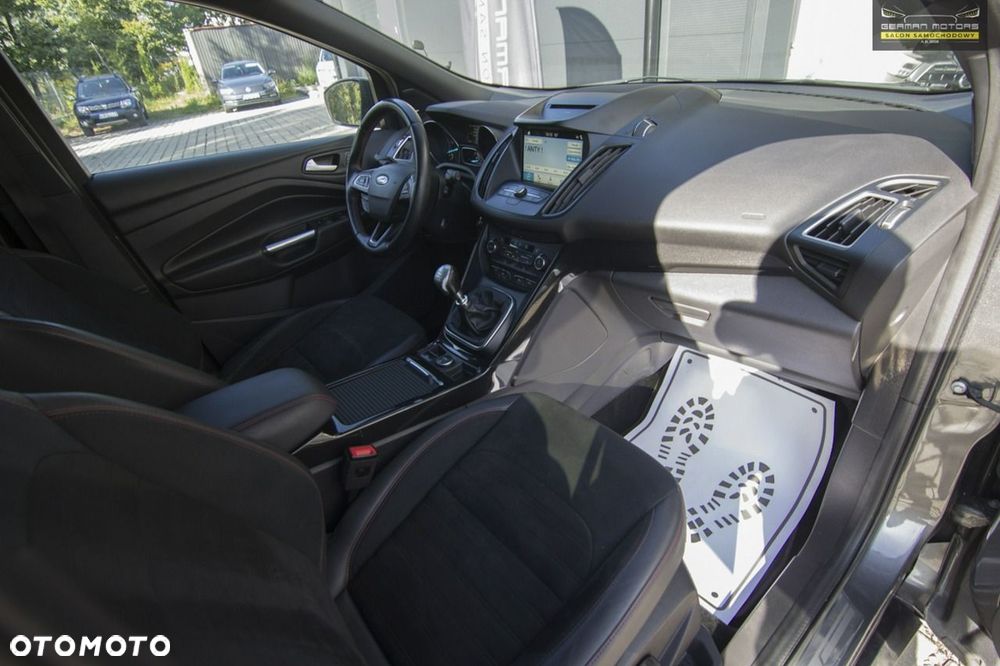 Ford Kuga 1.5 EcoBoost 2x4 ST-Line - 35