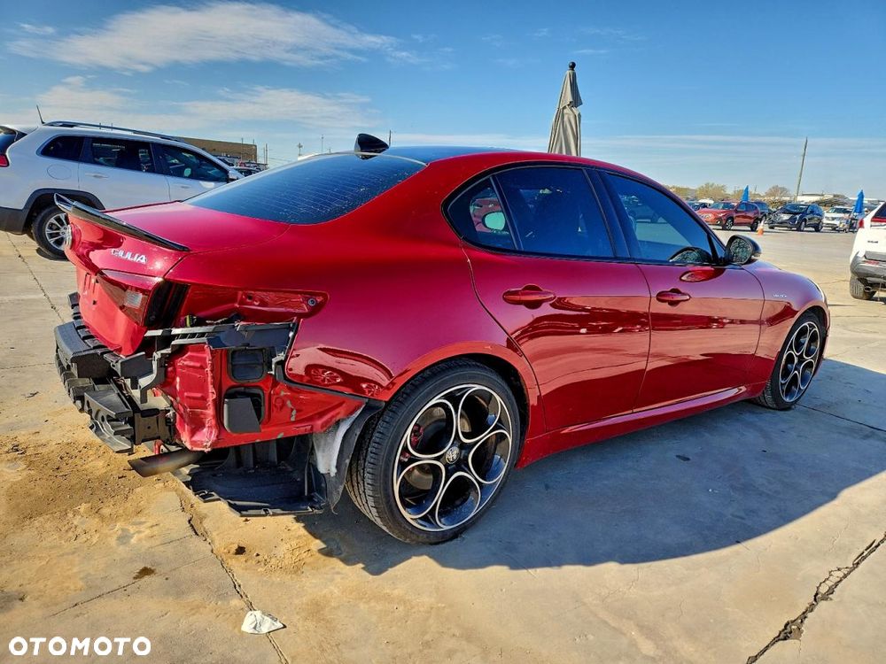 Alfa Romeo Giulia - 4