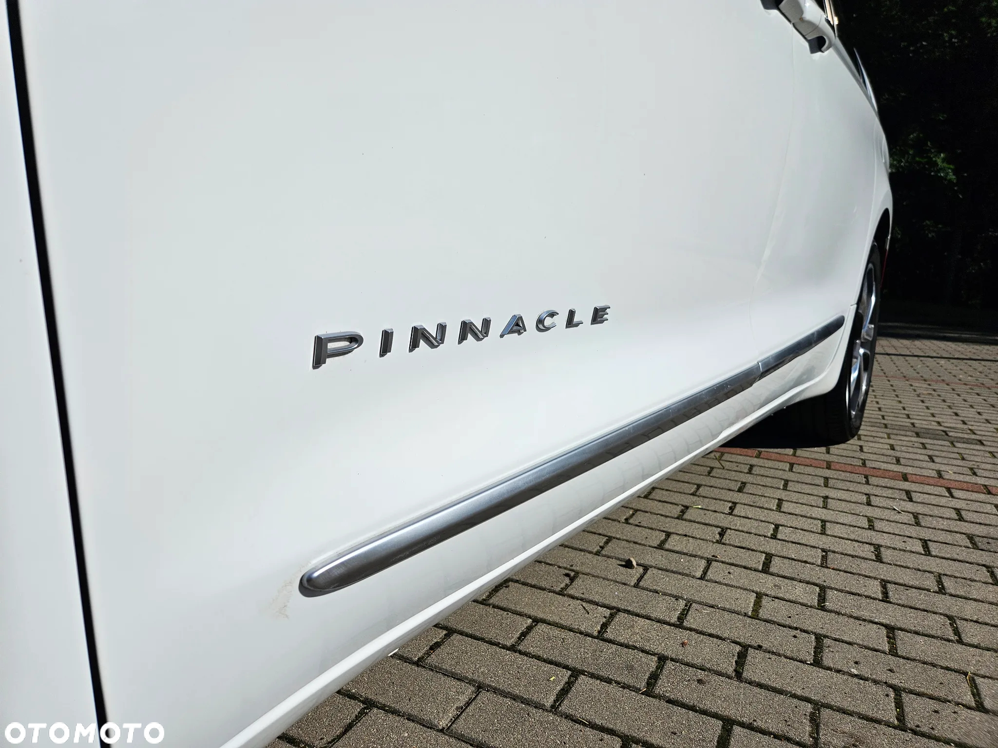 Chrysler Pacifica - 10