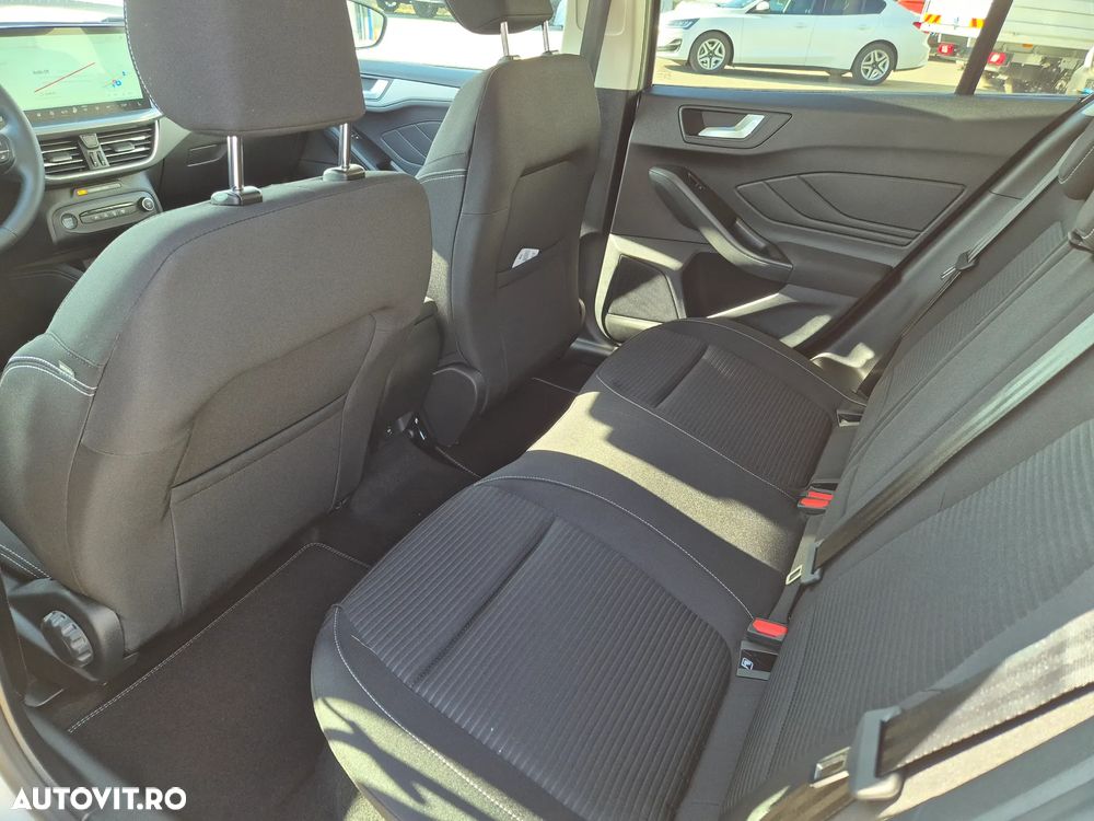 Ford Focus 1.0 EcoBoost 6MT MHEV Titanium X - 15