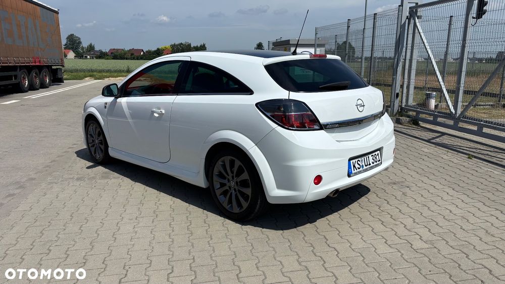 Opel Astra 1.6 Black&White - 10