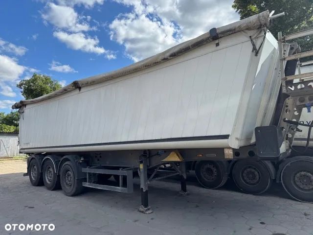 Schmitz Cargobull SKI 24-9.6 - 1