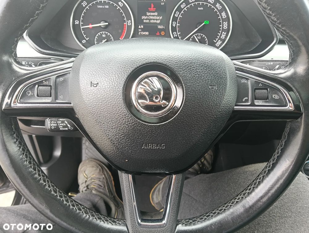 Skoda Superb 2.0 TDI DSG L&K - 16