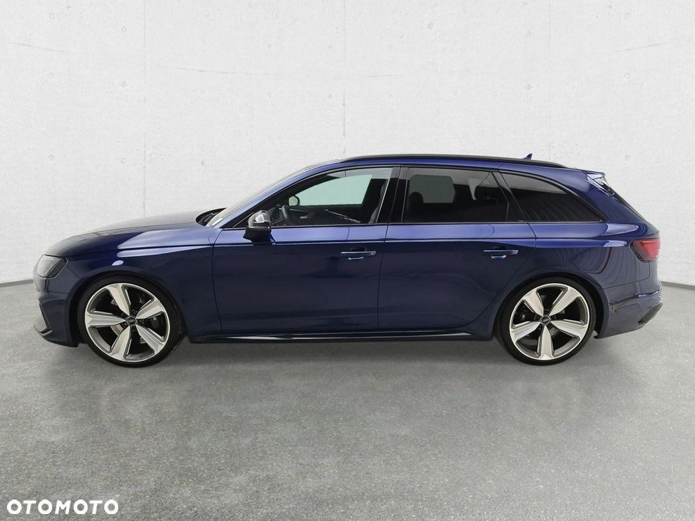 Audi RS4 Limousine - 4