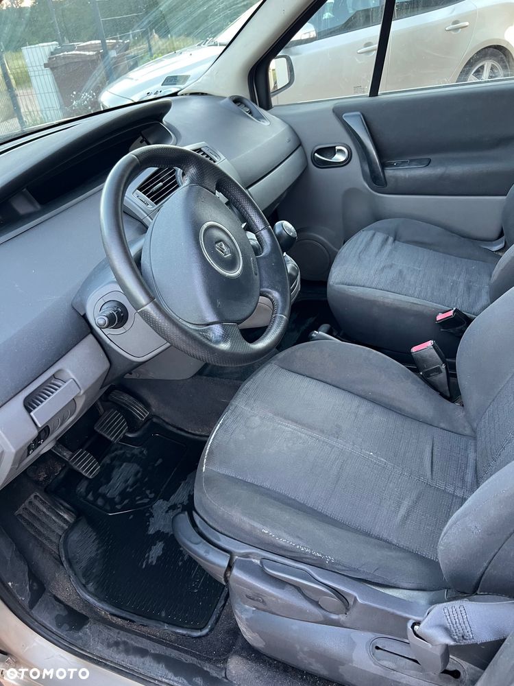 Renault Scenic 1.6 16V Infinity - 9