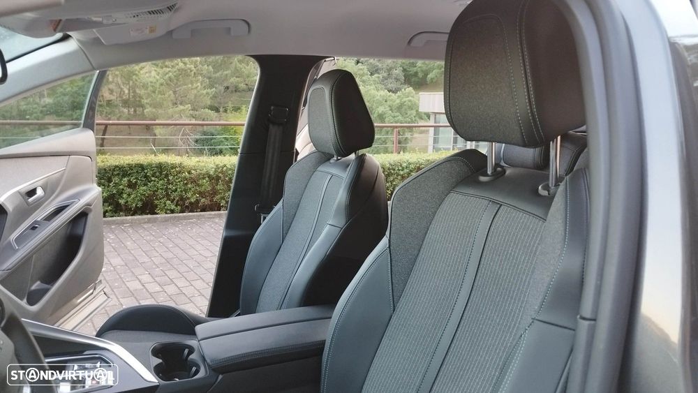 Peugeot 5008 1.2 PureTech Allure Pack EAT8 - 23