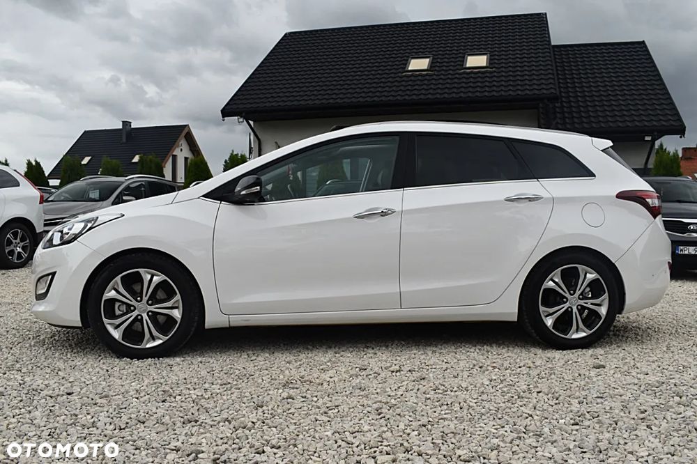 Hyundai i30 i30cw 1.6 CRDi Fifa World Cup Edition - 5
