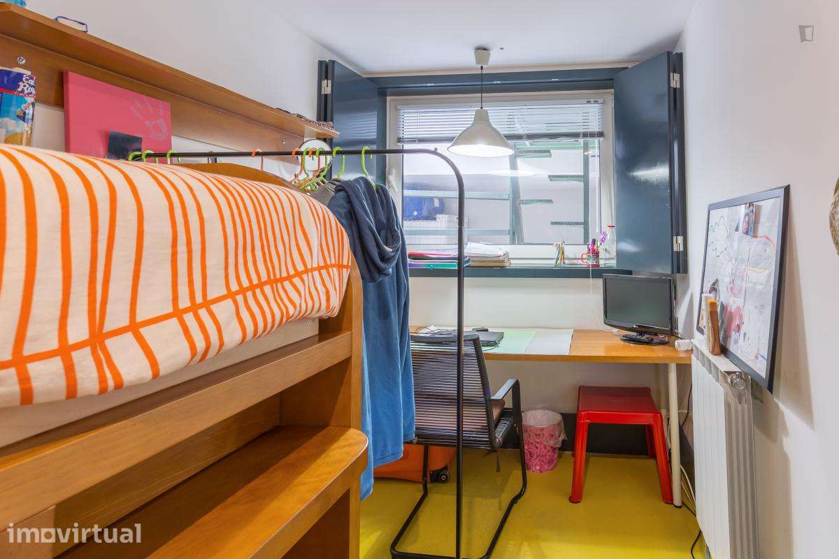 Quarto - localizado em Paranhos Porto - Grande imagem: 5/30