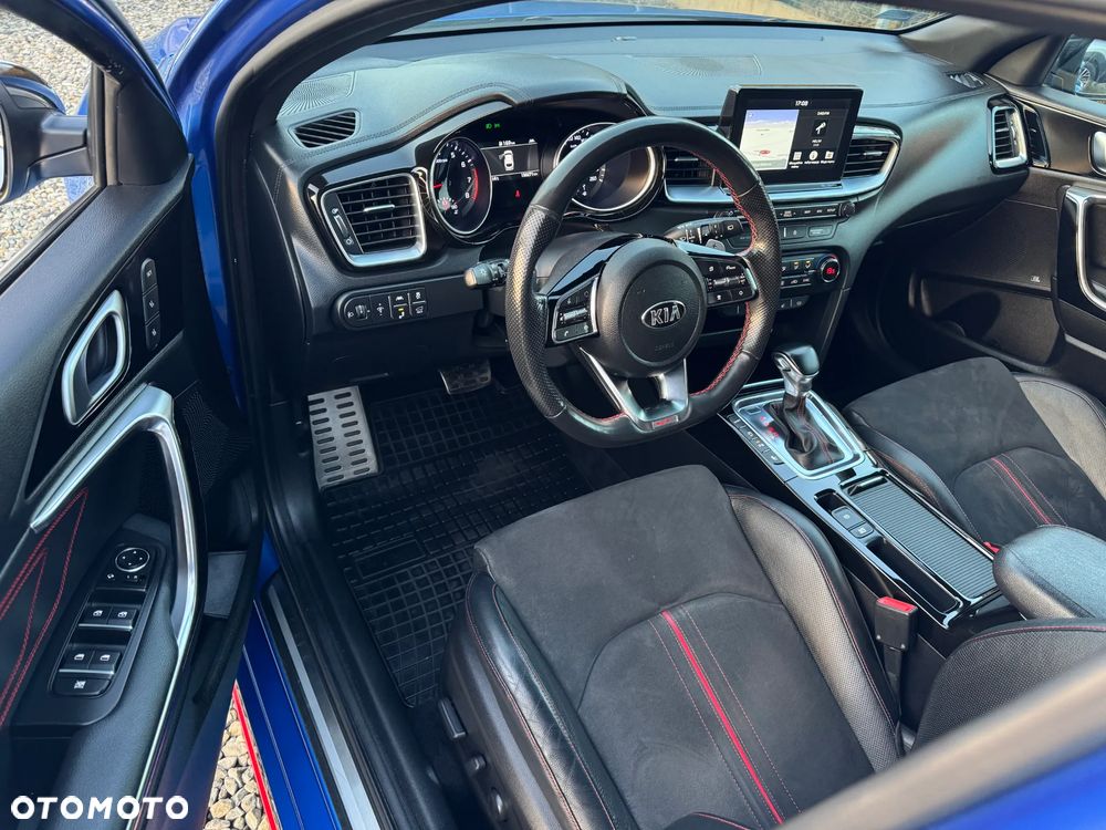 Kia ProCeed - 32