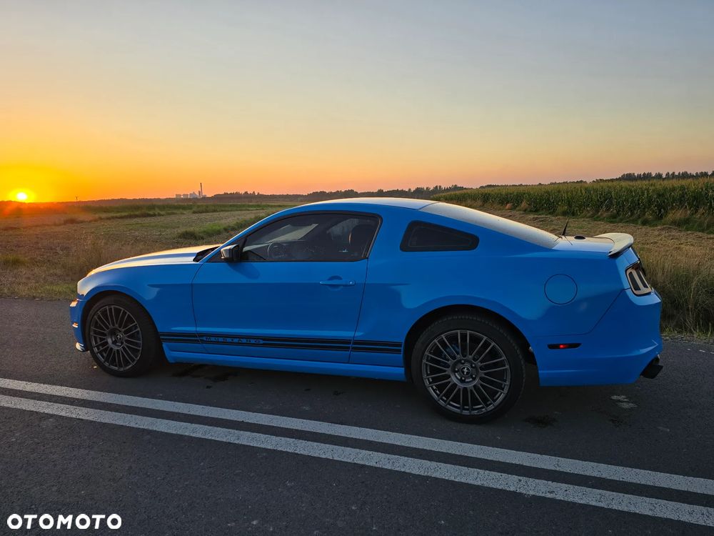 Ford Mustang 3.7 V6 Premium - 6