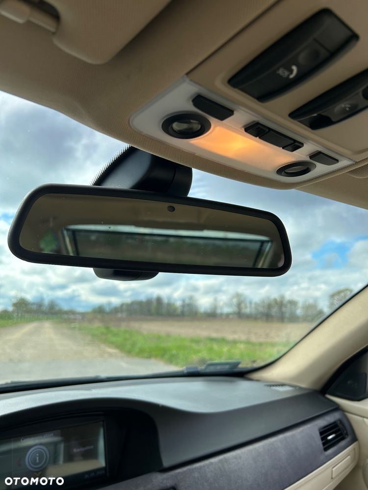 BMW Seria 3 335i - 29