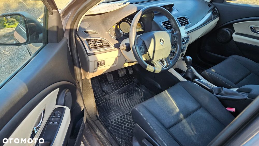 Renault Megane 1.6 16V Authentique Euro5 - 9