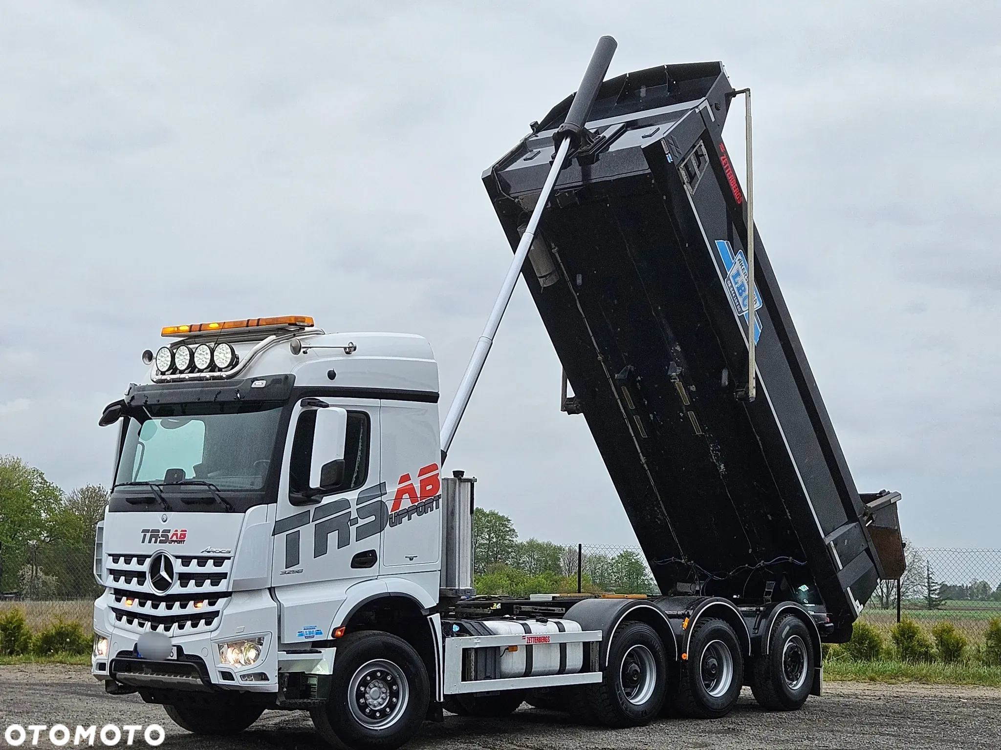 Mercedes-Benz Arocs - 14