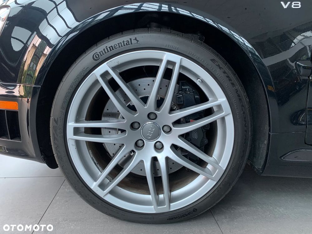 Audi RS4 Limousine - 20