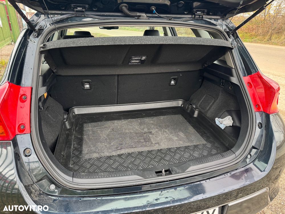 Toyota Auris 1.8 VVT-i Hybrid Automatik Cool - 39