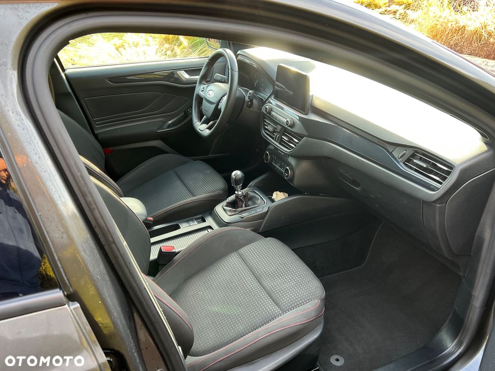 Ford Focus 1.0 EcoBoost mHEV ST-Line - 18