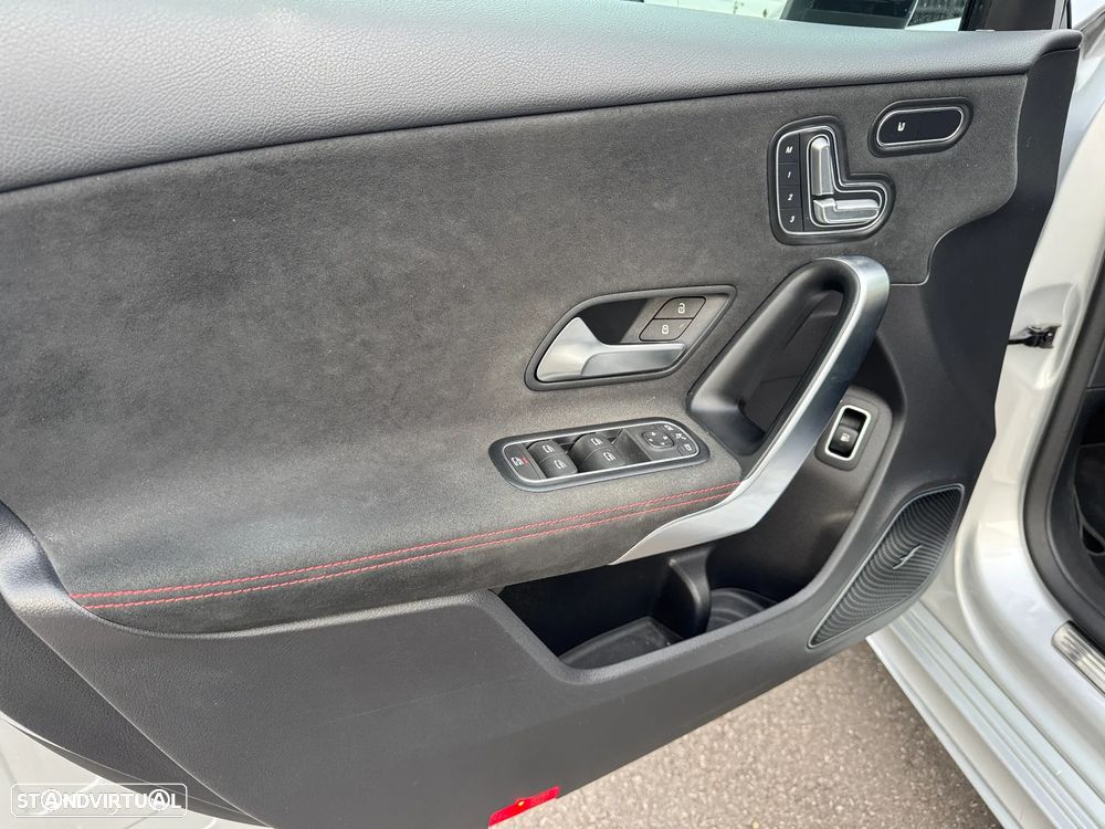 Mercedes-Benz A 250 e AMG Line - 11