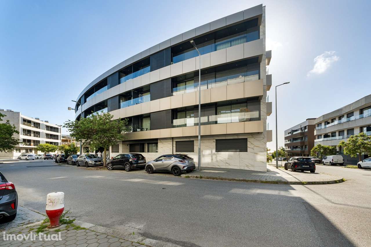 Apartamento T3 Rés-do-Chão Moderno C/ Garagem e Varanda | Madalena, Vi - Grande imagem: 2/25