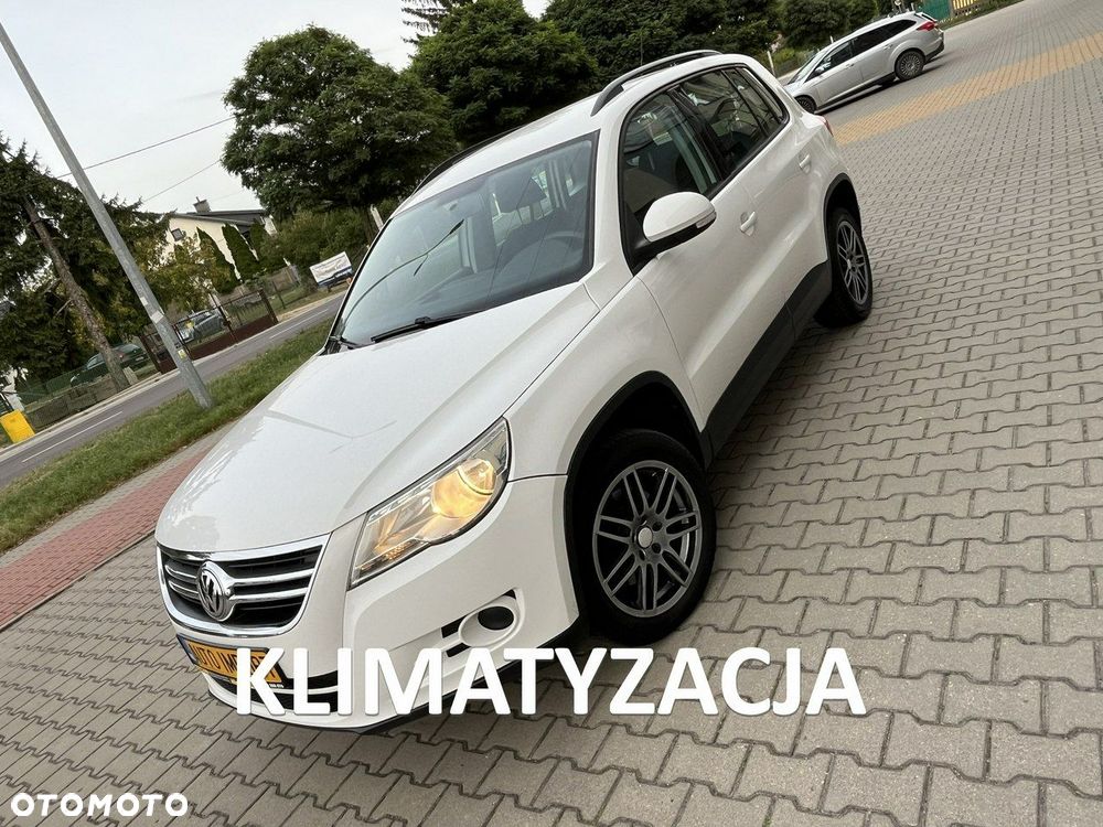 Volkswagen Tiguan - 1