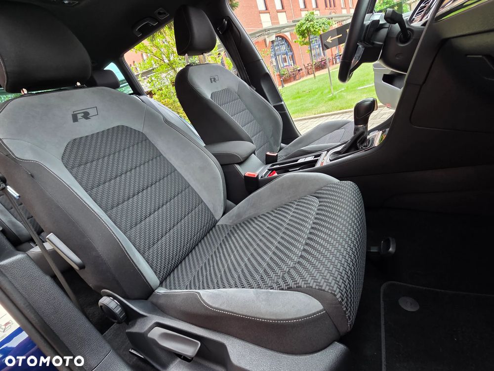 Volkswagen Golf 1.5 eTSI OPF DSG R-Line - 32