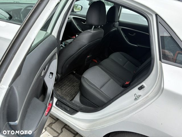 Hyundai i30 1.6 GDI BlueDrive Comfort - 8