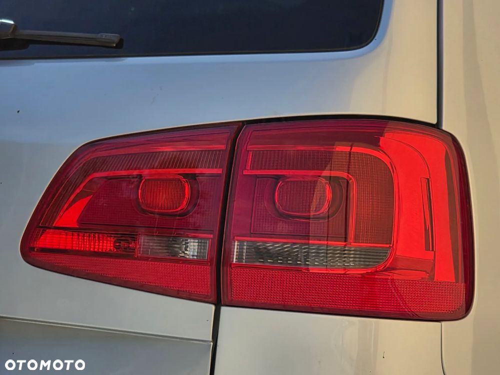 Volkswagen Touran 1.6 TDI DPF BlueMotion Technology DSG Highline - 16