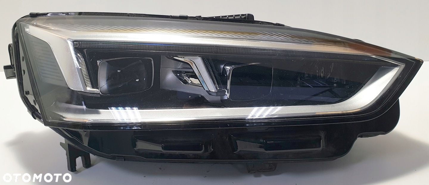 Audi A5 B9 Reflektor Prawy 8W6941034D - 1