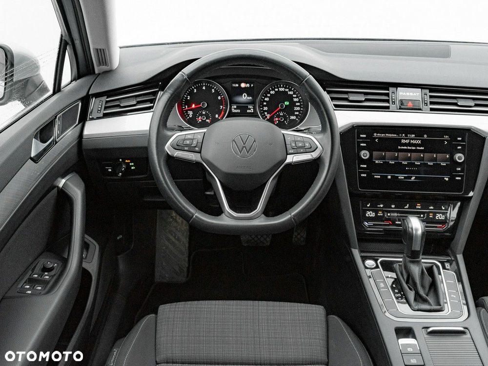 Volkswagen Passat 2.0 TSI Business DSG - 17