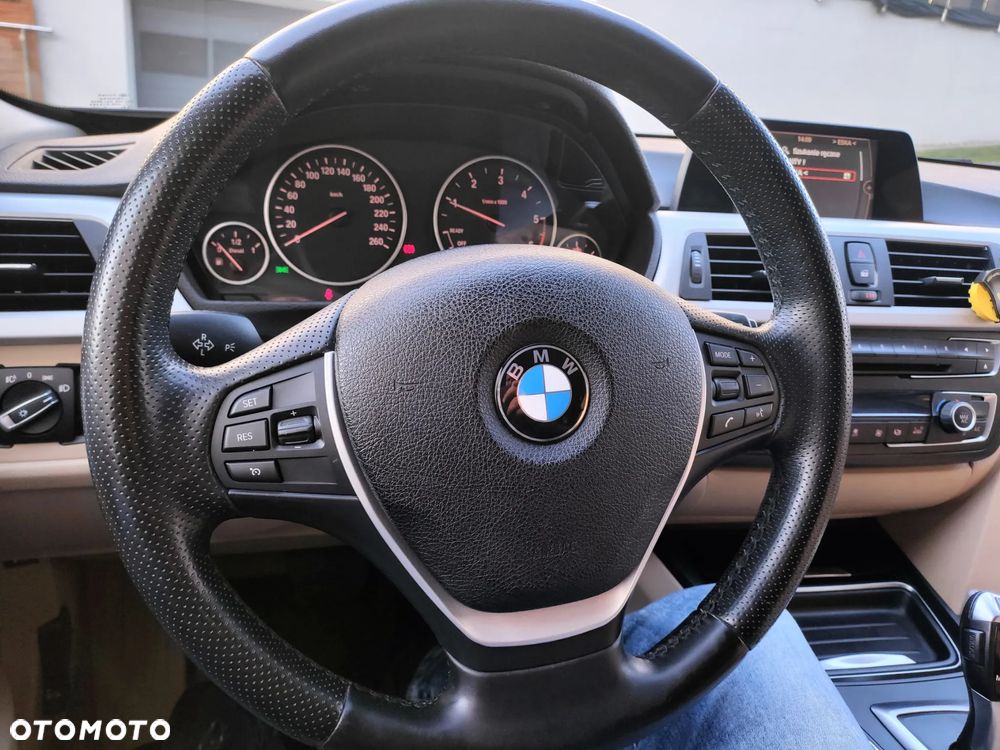 BMW Seria 3 320d Sport-Aut Sport Line - 30