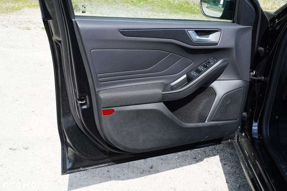 Ford Focus 1.0 EcoBoost mHEV ST-Line X - 10