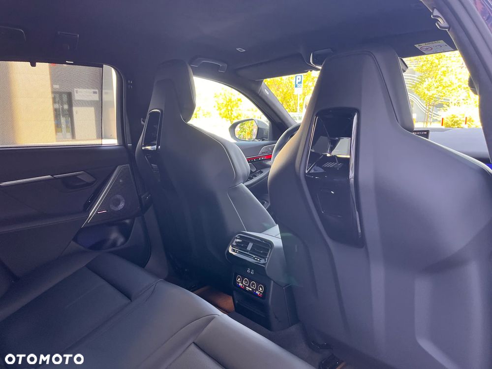 BMW Seria 5 540d xDrive mHEV - 36