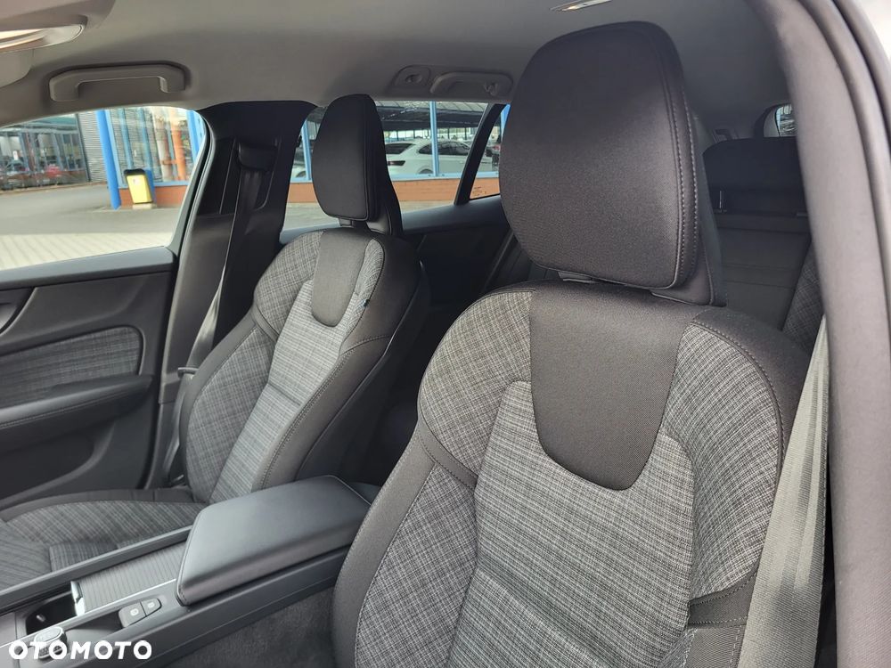 Volvo V60 B3 B Essential - 9