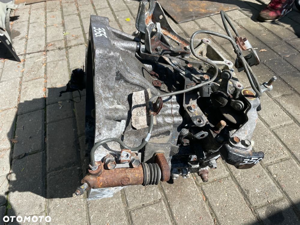 Skrzynia biegów Toyota Avensis T27 2.0 D4-D LIFT XY9T-E SKRZYNIA BIEGÓW - 4