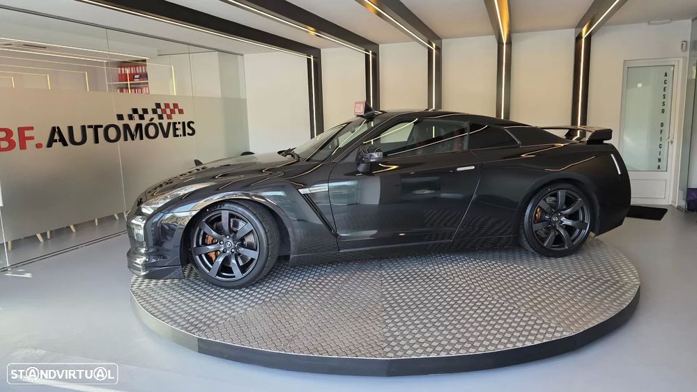 Nissan GT-R - 13