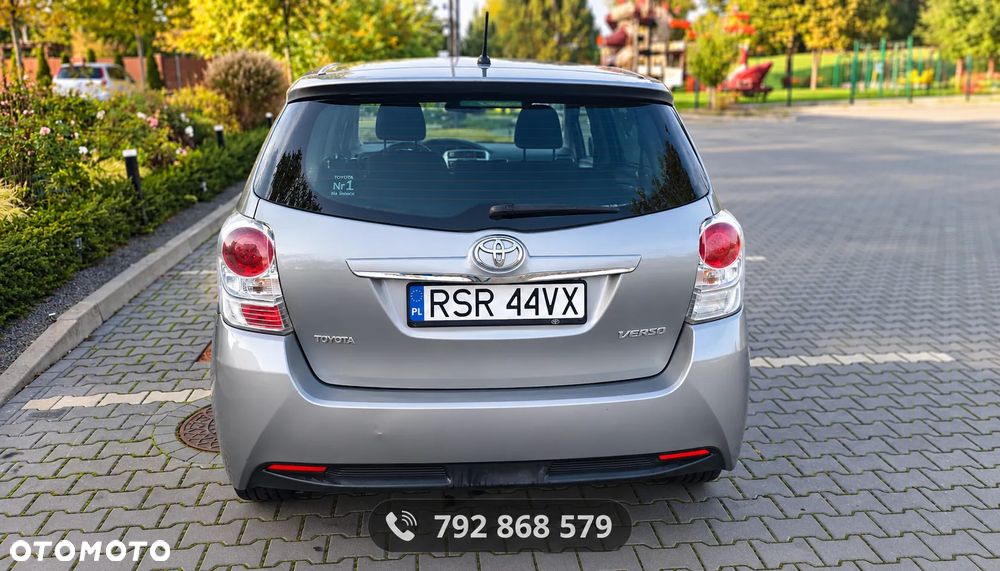 Toyota Verso 2013 photo 2
