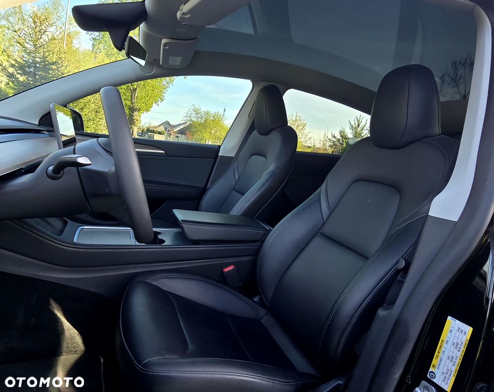 Tesla Model Y Performance Dual Motor AWD - 8