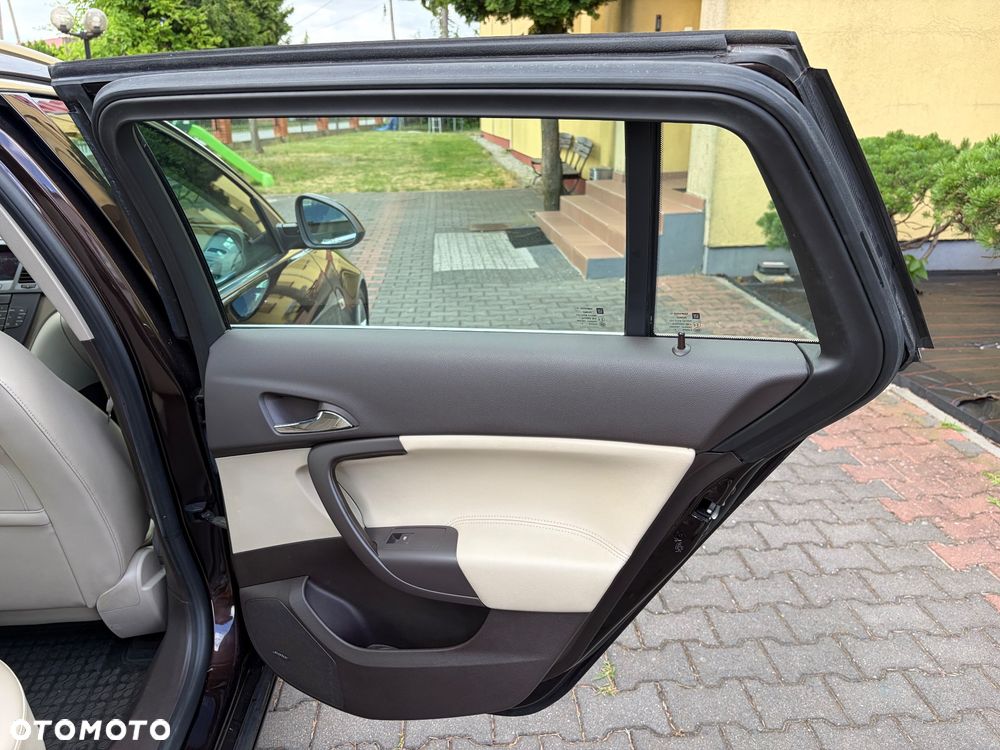 Opel Insignia 1.6 Turbo Cosmo - 29