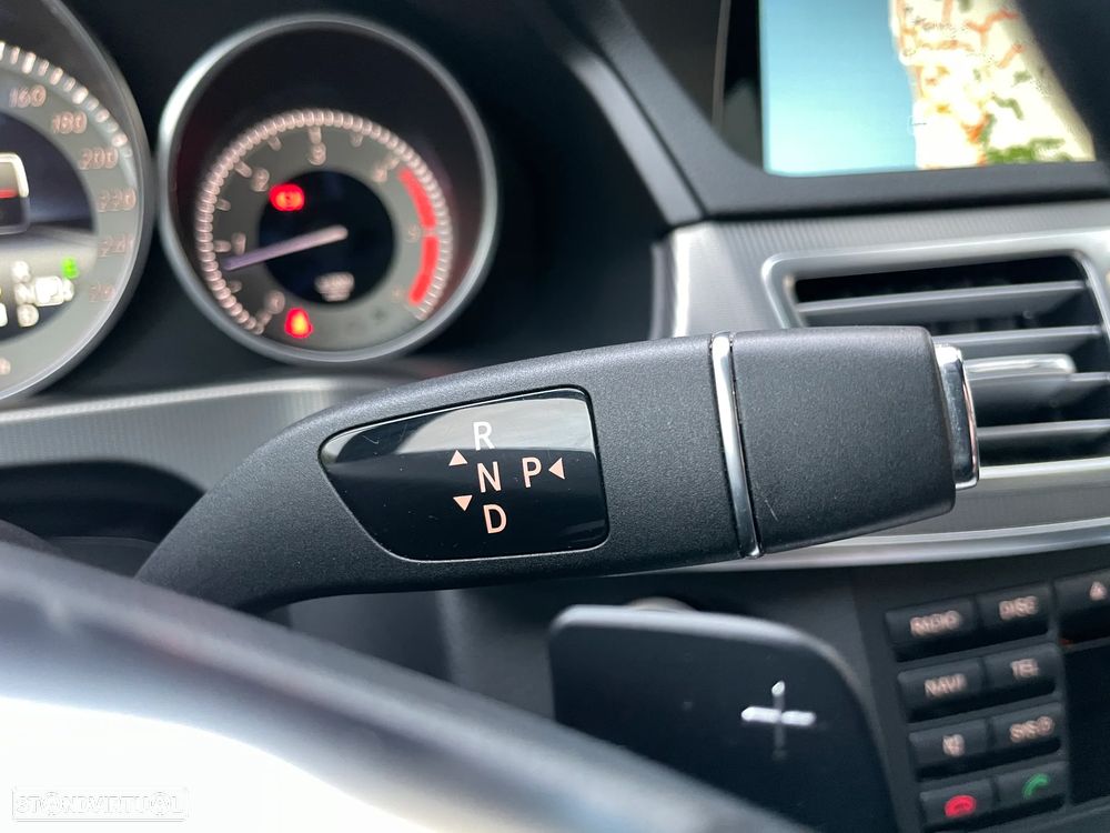 Mercedes-Benz E 300 Bluetec Hybrid Avantgarde - 23