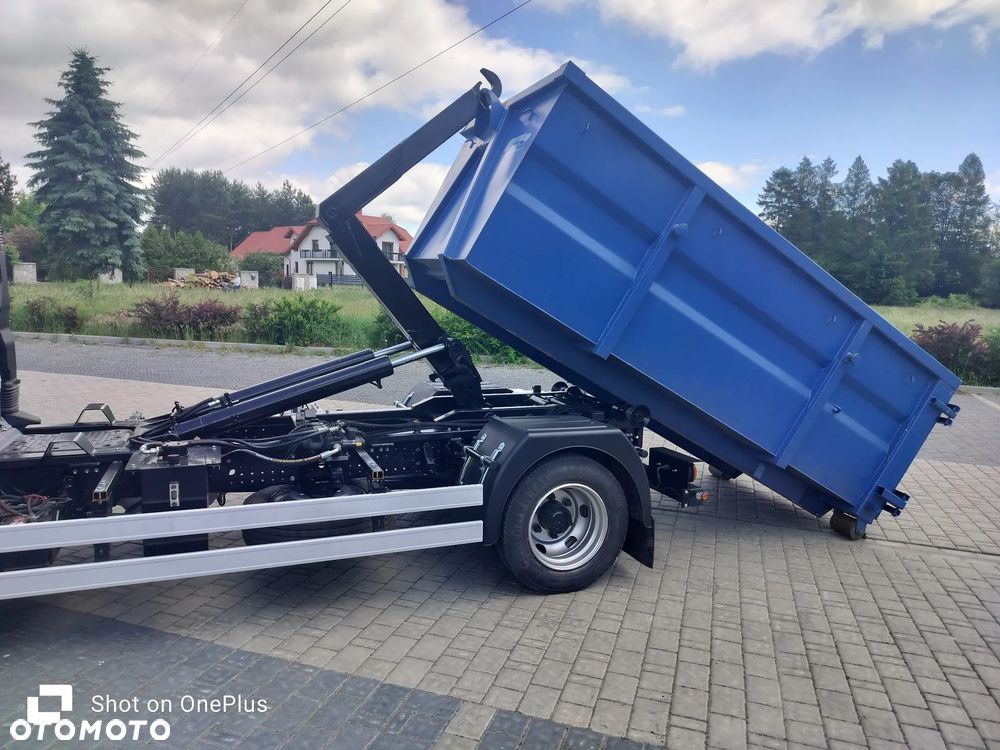 Mitsubishi FUSO - 11