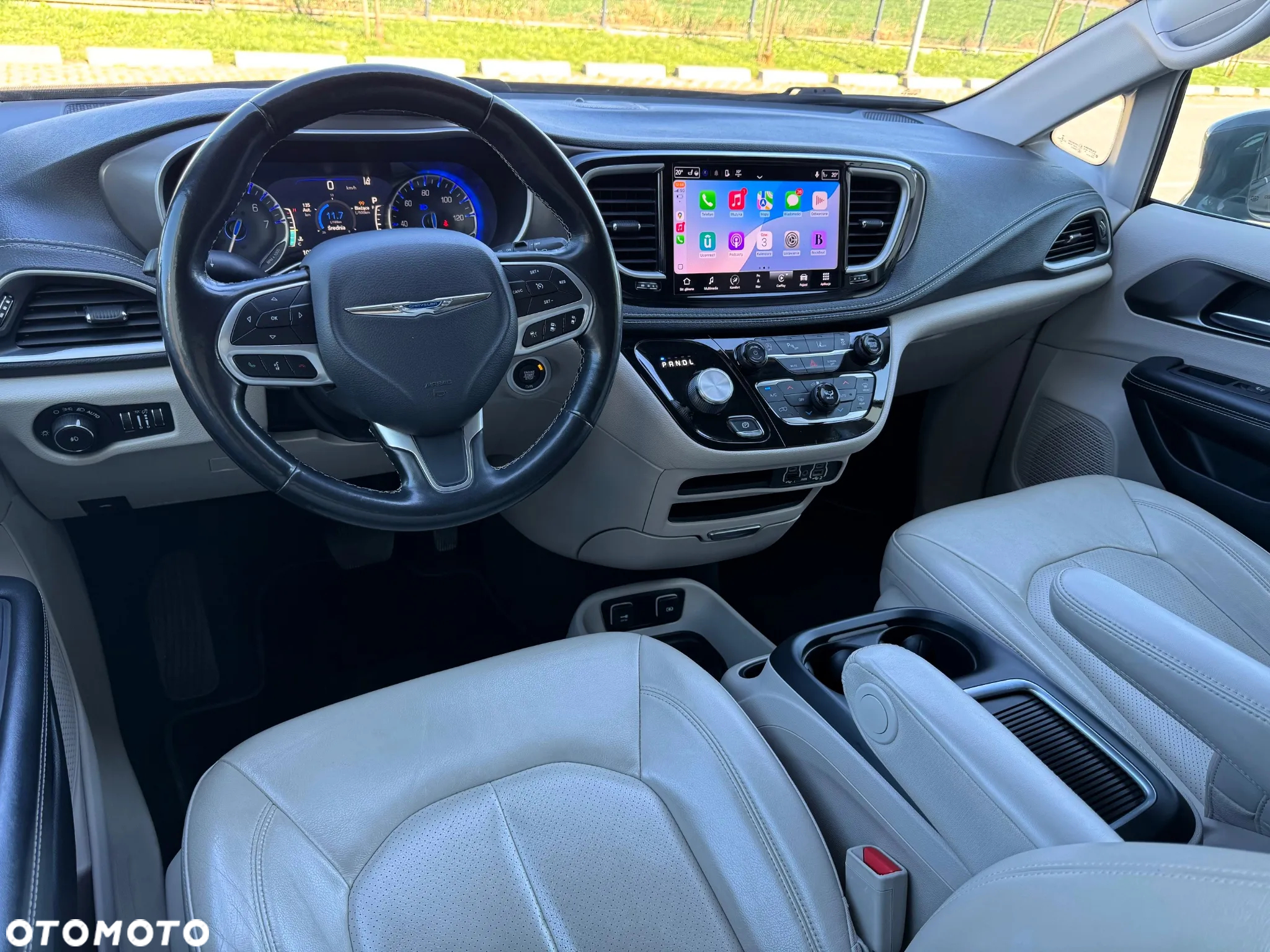 Chrysler Pacifica - 12