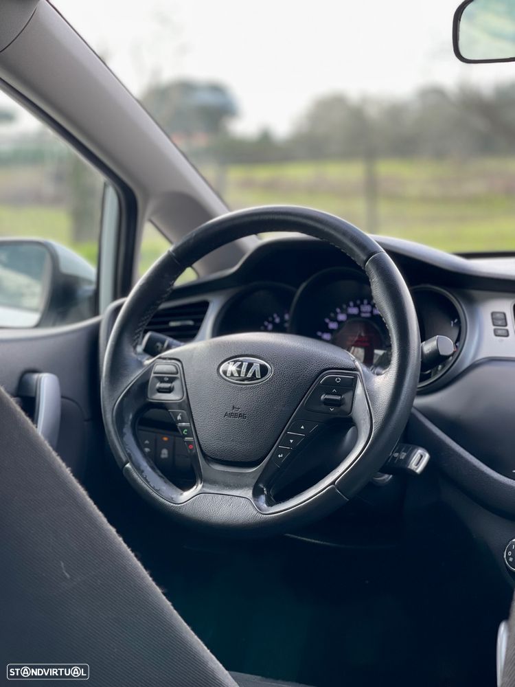 Kia Ceed SW 1.4 CRDi ECO - 13