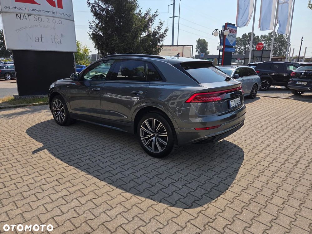 Audi Q8 - 10