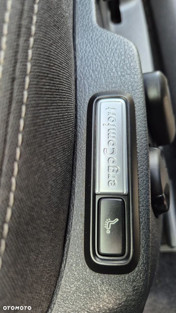 Volkswagen Passat - 14