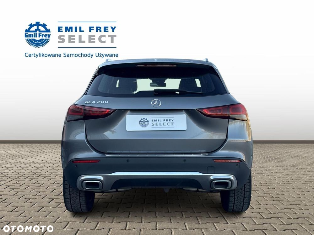 Mercedes-Benz GLA - 4