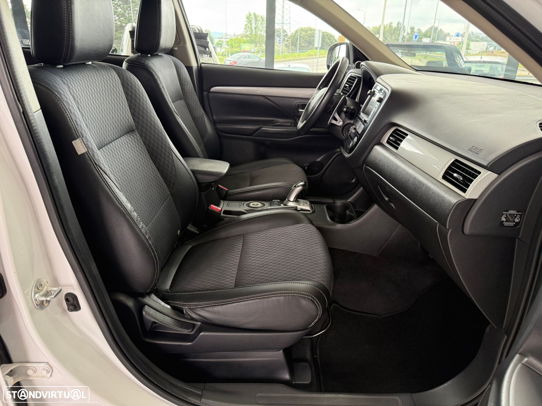 Mitsubishi Outlander 2.0 PHEV Intense Navi - 7