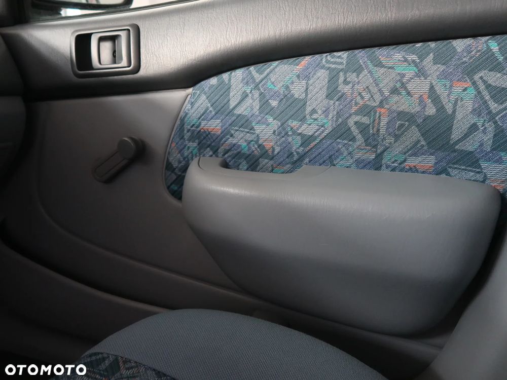 Toyota Starlet 1.4 - 25